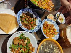 -富正毅三下锅·湘西韵味(天门山索道店)