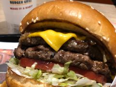 -The Habit Burger Grill 哈比特汉堡(爱琴海店)