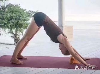 美好的一天从瑜伽开始，转发分享下犬式：  下犬式的好