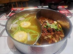 秘制鲜牛腩鸳鸯锅-今日炊牛·潮汕牛肉火锅(华采天地店)