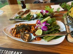 -Chom Cafe and Restaurant