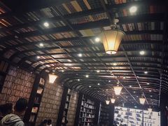 -钟书阁(松江泰晤士小镇店)