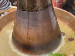 -果松木炭酸菜铜火锅·外婆参鸡汤