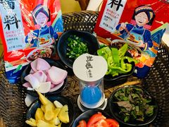 -刘姐啤酒鱼民族演艺餐厅(西街总店)
