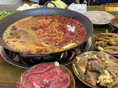 -黄潇洒老火锅(九眼桥宏济巷店)