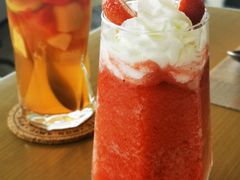 草莓冰沙-杏荟旋转餐厅(广州爱群店)