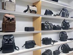 -百年港湾奥特莱斯(香炉礁店)