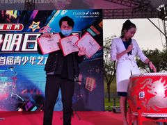 -COCO  BOMB国际流行音乐(爱琴海校区)