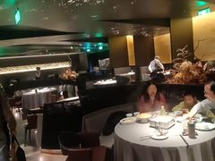 -左庭右院鲜牛肉火锅黑金店(陆家嘴中心店)