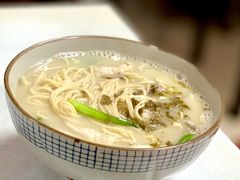 -明呈黄鱼面馆(斜土路店)