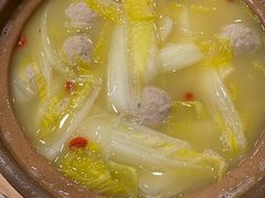 翡翠白菜丸子汤-宏状元现熬粥·京味菜(黄寺大街店)