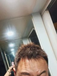-即型男士理发工作室