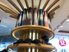 -lululemon(上海浦东IFC店)