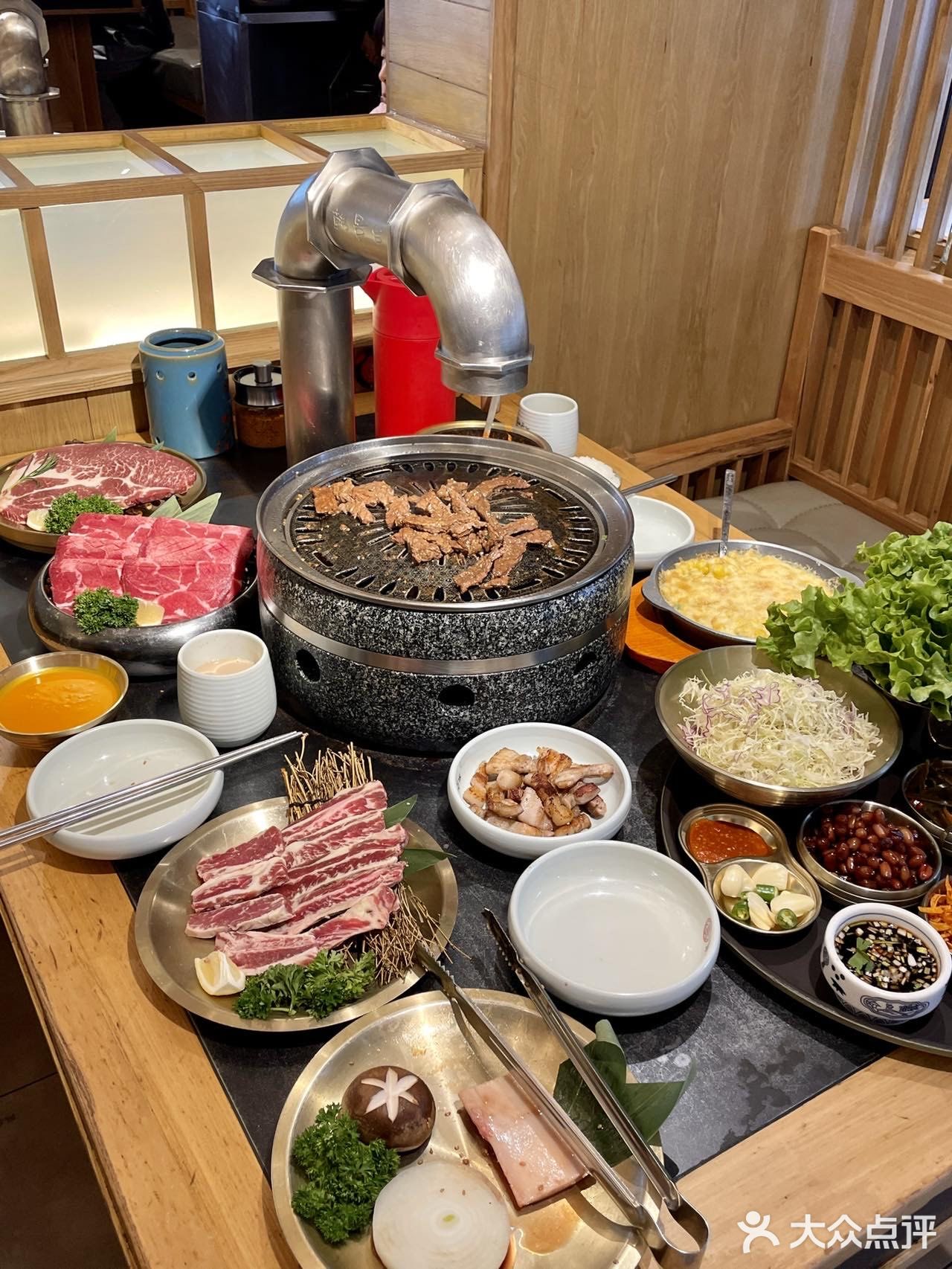 这个烤肉双人餐量好大我们仨人都没吃完……