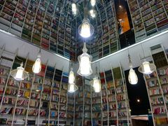 -钟书阁(松江泰晤士小镇店)