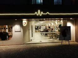 -苏豪路易士·嘉玛发廊