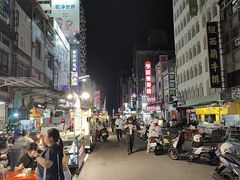 -六合夜市