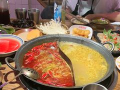-巴卤社老火锅(财富店)
