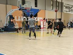 -莱茵体育生活馆