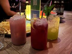 -FOUR PLAY BAR