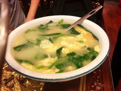 嫩绿蚕菜煎蛋汤-缪氏川菜(丰盛町店)