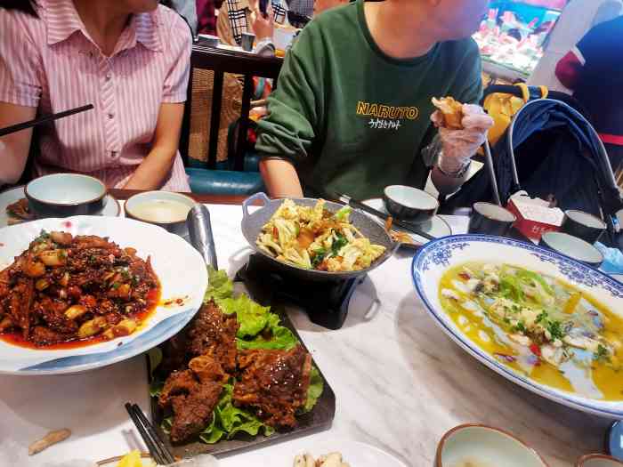 苏杏鸡毛店(营门口店)-"按照导航走,很好找,门口路边有收费停车位.