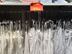 -观澜湖新城运动奥莱区