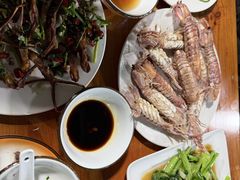 -超越海鲜屋(飞龙物业店)