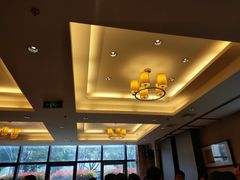 -鸿一饭店(隐秀路店)