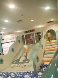 -孩子王童乐园(唐山万达广场店)