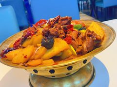 天山乌梅大盘鸡-疆遇·新新新新的新疆菜(万达店)