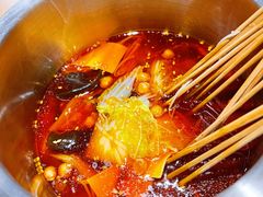 沸腾的锅锅毛肚-街角等你.大连海鲜烧烤.经典铁板海鲜串(西安路店)