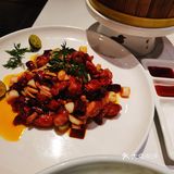 在前门粮食店街 一进门就倒了柠檬水并且上了免费的水果
