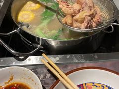 -尚尚仙·酸汤猪手·猪肚鸡火锅(华联万柳购物中心店)