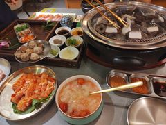 -围炉肉舍•炭烤活鳗•丹东海鲜烤肉(步行街店)