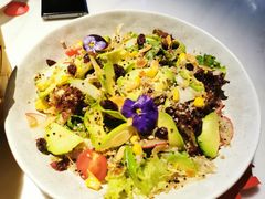 瘦身牛油果藜麦沙拉-Wei菋·Le Bistrot