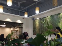 大堂-胡须哥网红竹筒菜