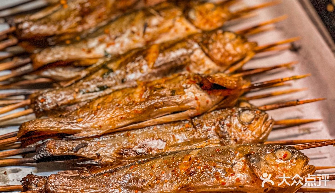 上海美食｜撸串经常撸，撸鱼试过吗？炭秘小黄鱼走一个