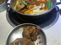-运气牛自助酱大骨火锅(南京东路店)