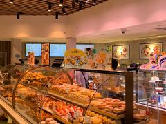 面包甜点陈列柜-巴黎贝甜(泗泾店)