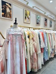 -一揽芳华汉服旗袍体验馆(拙政园店)
