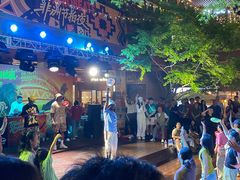 -瑞虹新天地月亮湾