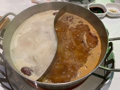 -洪氏嗨捞·广东猪肚鸡·椰子鸡火锅(西咸万象城店)