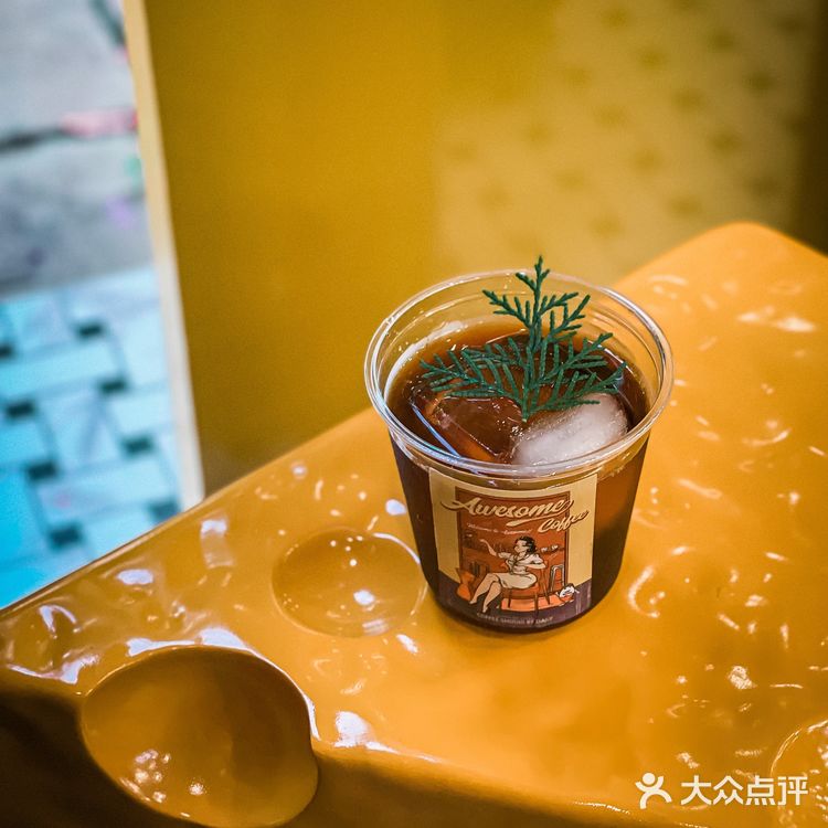 在广州❗️从复古漫画里跳出来的咖啡新店❗️