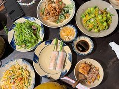 -Cuc Gach Quan Restaurant