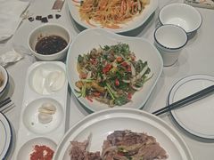 -民族手抓羊肉馆·滩羊手抓·烤全羊