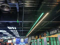 -极限PLAY运动娱乐新世界·团建派对表演休闲馆·室内高空游乐园