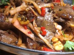 -帅巴人舅母子腊蹄民俗村