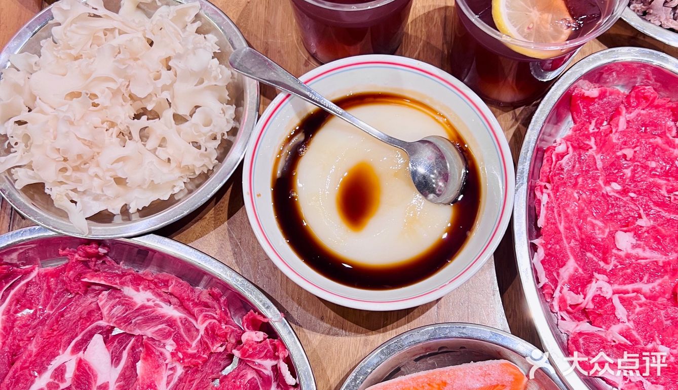 被正弘城人均40的渣渣牛肉火锅惊艳到了。。。