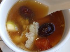 -大中华希尔顿酒店-念自助餐·嗨啤·小龙虾